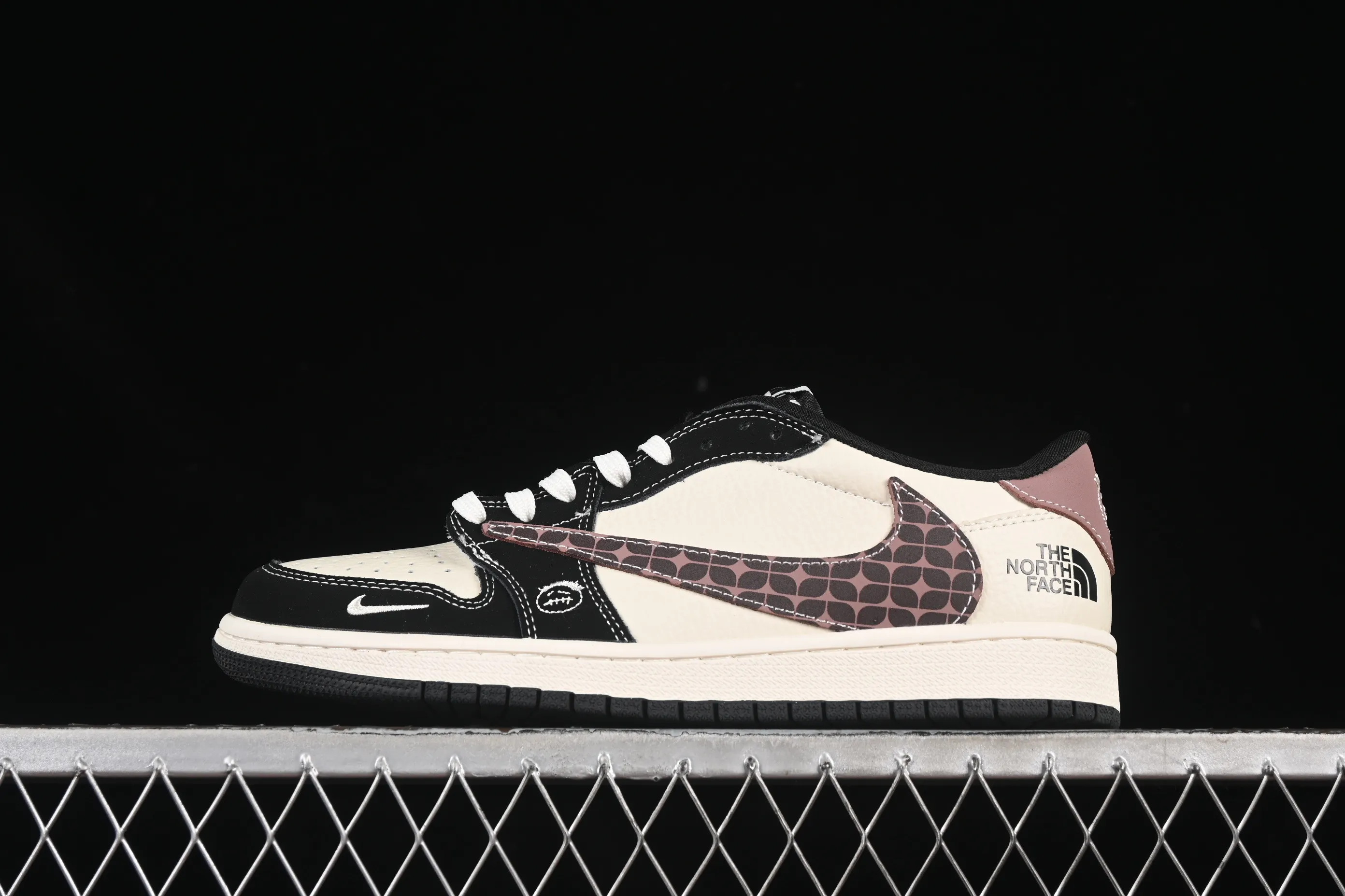All categories Air Jordan Jordan series basketball shoes Air Jordan 1 Low high-end customized low-top sneakers Travis Scott x Fragment Design x Air Jordan 1 Low OG SP AJ1 North Face co-branded beige checkered low-top cultural casual sneakers XS2024-036